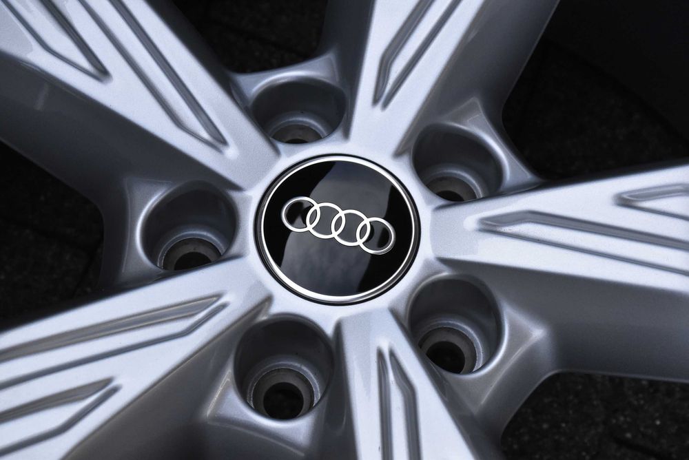Nowe koła zimowe OEM Audi Q4 Sportback e-tron VW ID.4 ID.5 ID.6 SKODA ELROQ ENYAQ PEAQ CUPRA Tavascan 19" Pirelli