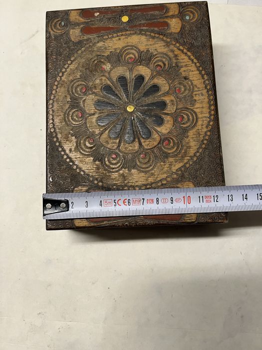 Stara drewniana szkatułka przybornik skrzyneczka PRL