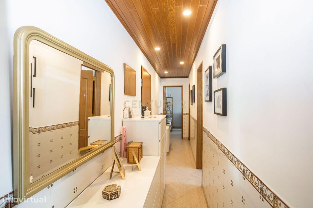 Apartamento T2 com Varanda Cruz de Pau, Amora - Seixal -