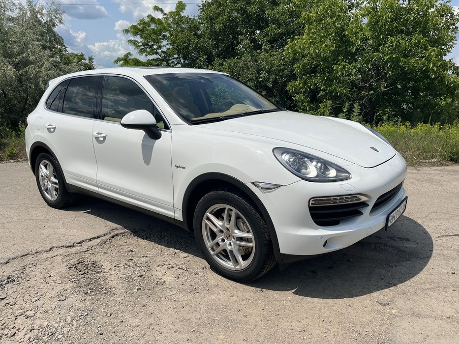 Porshe cayenne s hybrid 2013