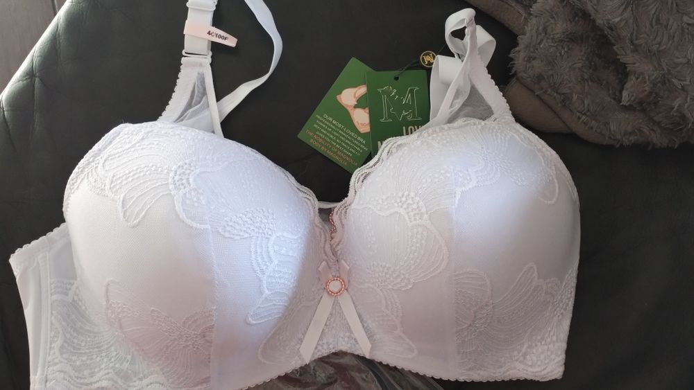 Mega cena magnolia stanik