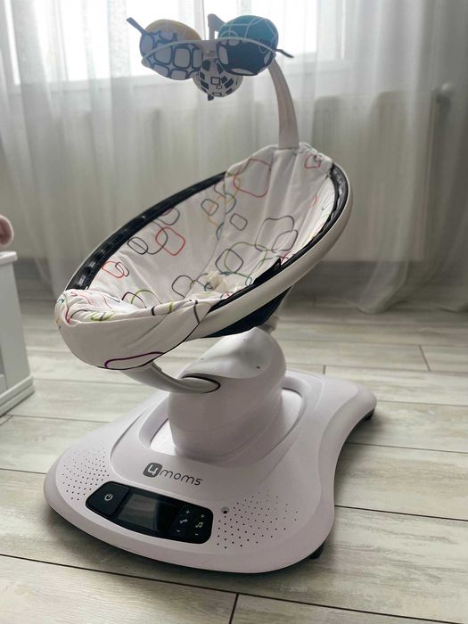 Заколисувальний центр 4moms