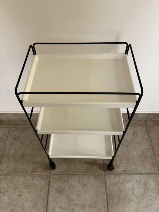 Biała półka na kółkach – 72,5 × 38 cm – bardzo dobry stan