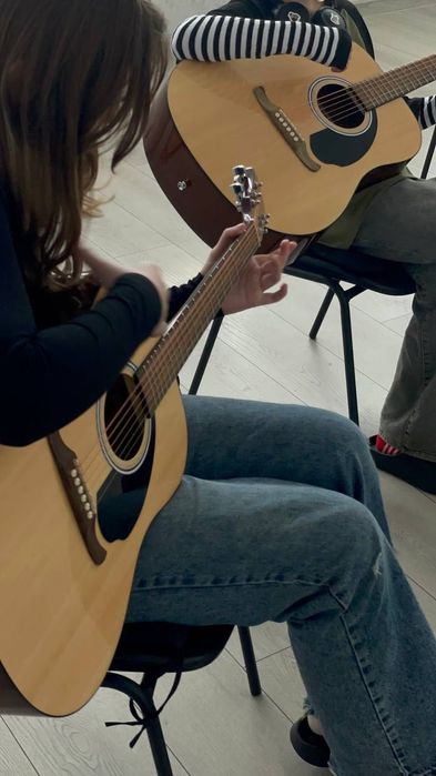 Уроки гри на гітарі