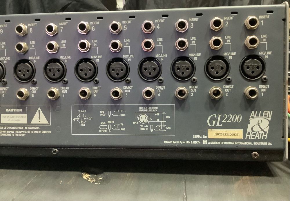 Mesa de mistura Allen & Heath GL2200