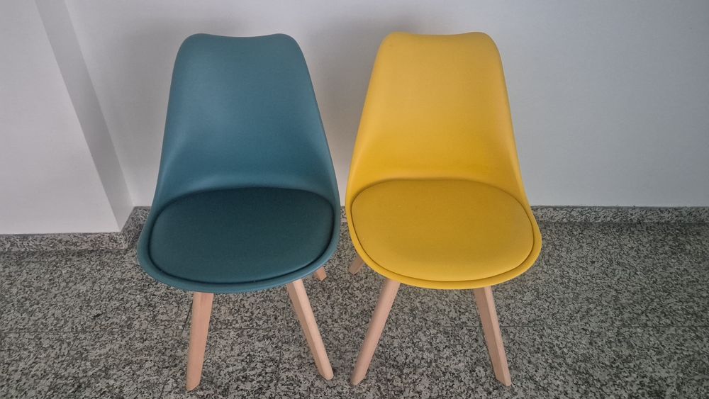 2 cadeiras madeira