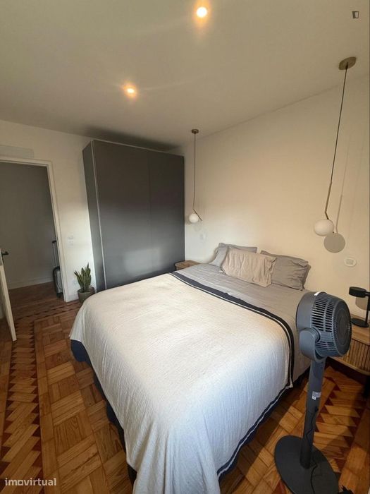 Quarto - localizado em Olaias Lisbon