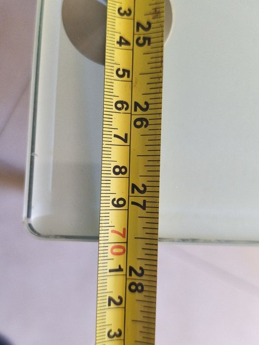Mesa de cozinha  com tampo de vidro fosco