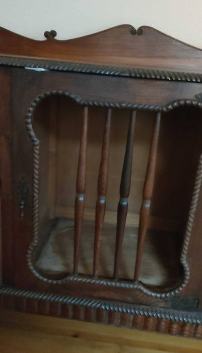 Aparador em madeira maciça