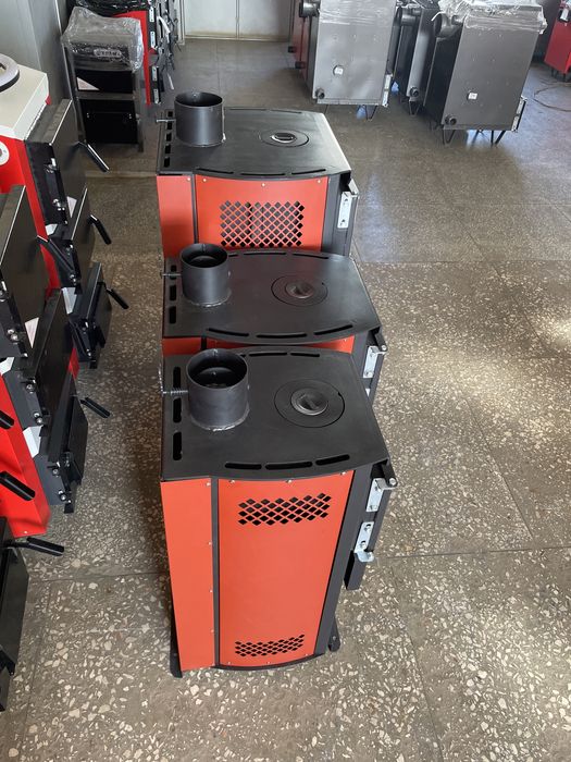 Піч камін. Буржуйка. Дрова. Дровокол.