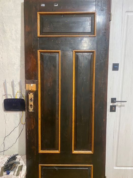 Двері вхідні деревʼяні б/у