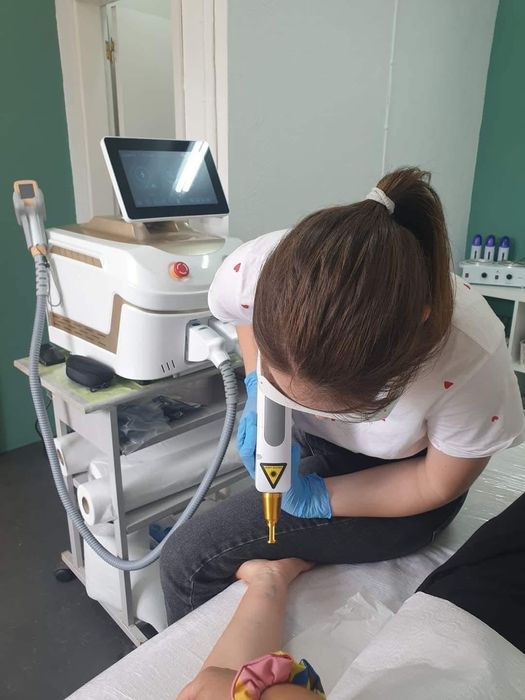 Tratamento profissional de Hifu com equipamento topo de gama