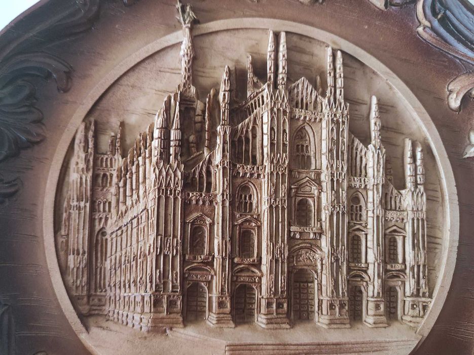 Prato raro de madeira talhada - Milano