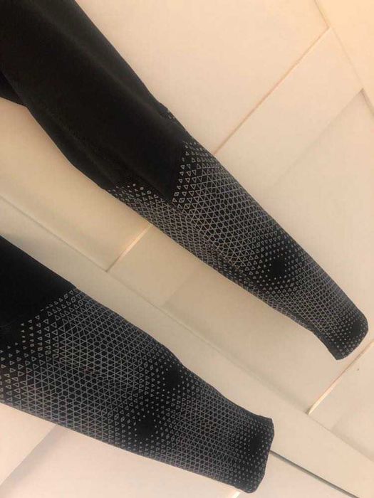 Czarne legginsy asics / S /