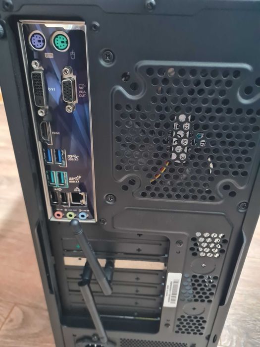 PC Intel i5-6500, 8 GB RAM, SSD 932 GB, Windows 10