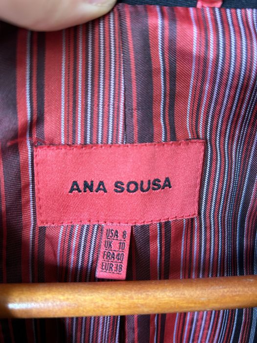 Blazer preto cintado da Ana Sousa