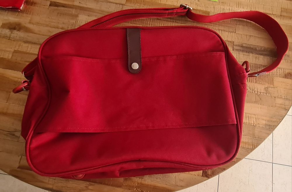 Vendo saco de viagem.