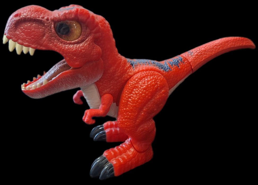 Динозавр видає звуки, ходить