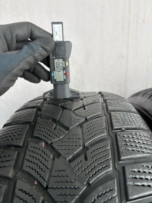 2x opony zimowe 215/65 r17 dunlop