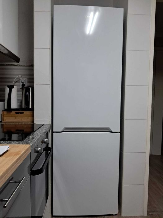 Frigorífico Combinado Electronia MATTI
