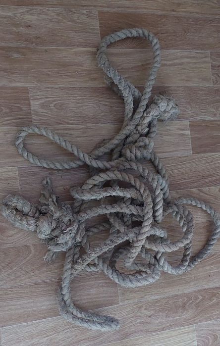 Джгутовый канат, веревка,9м. И 14м. В хорошем
состоянии. 350 и Б0Огрн.