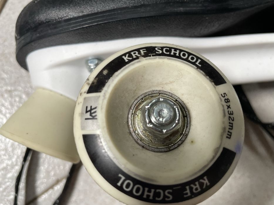 Patins 4 rodas nr 37