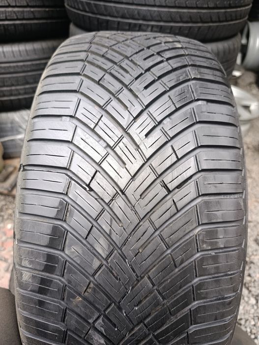 235/45/18 Continental All season contact 2