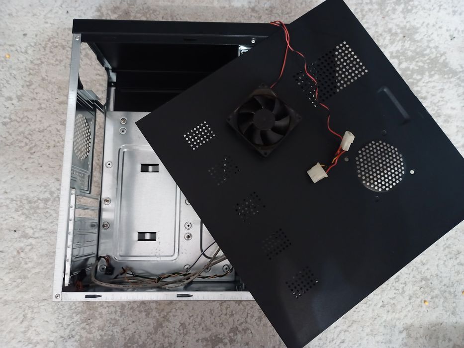 Комп'ютерний корпус