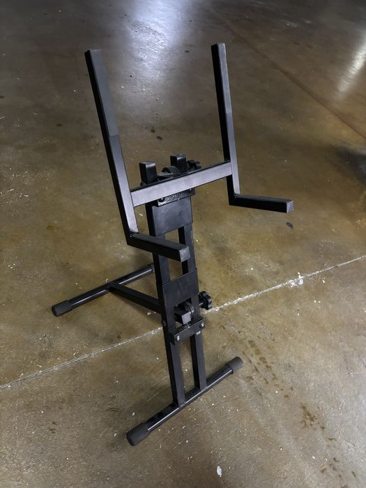 Stand para amplificador de guitarra ou baixo