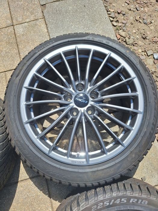 Koła zimowe Mercedes C klasa w205 18 cali