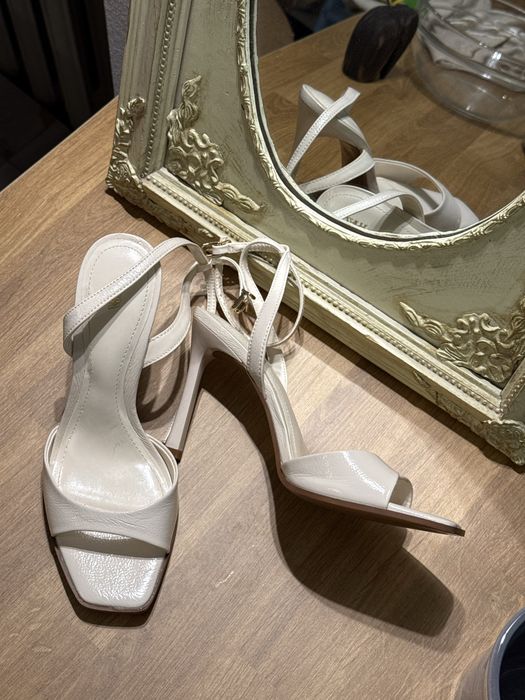 Босоніжки Zara 37 розмір