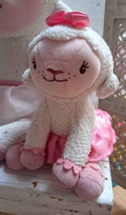 Lãzinha peluche Doutora Brinquedos