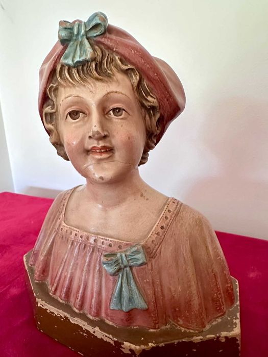 Busto de cerâmica de "A Nova Decorativa" Coimbra