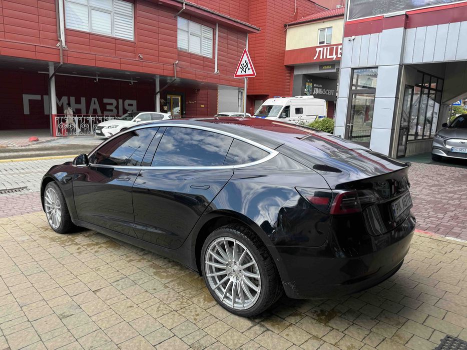 Tesla Model 3 Long Range 75 кВт