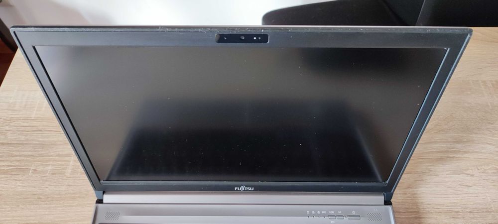 Portátil Fujitsu Lifebook E754 i5|8GB|SSD 256GB|15.4"