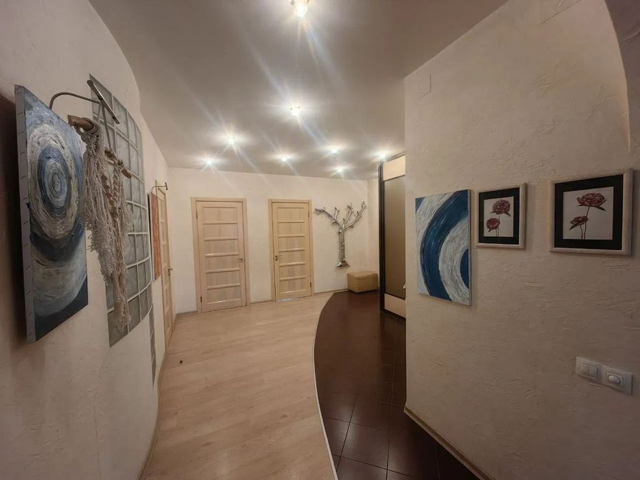 3 комн. Квартира 115м пр Гагарина 41/2