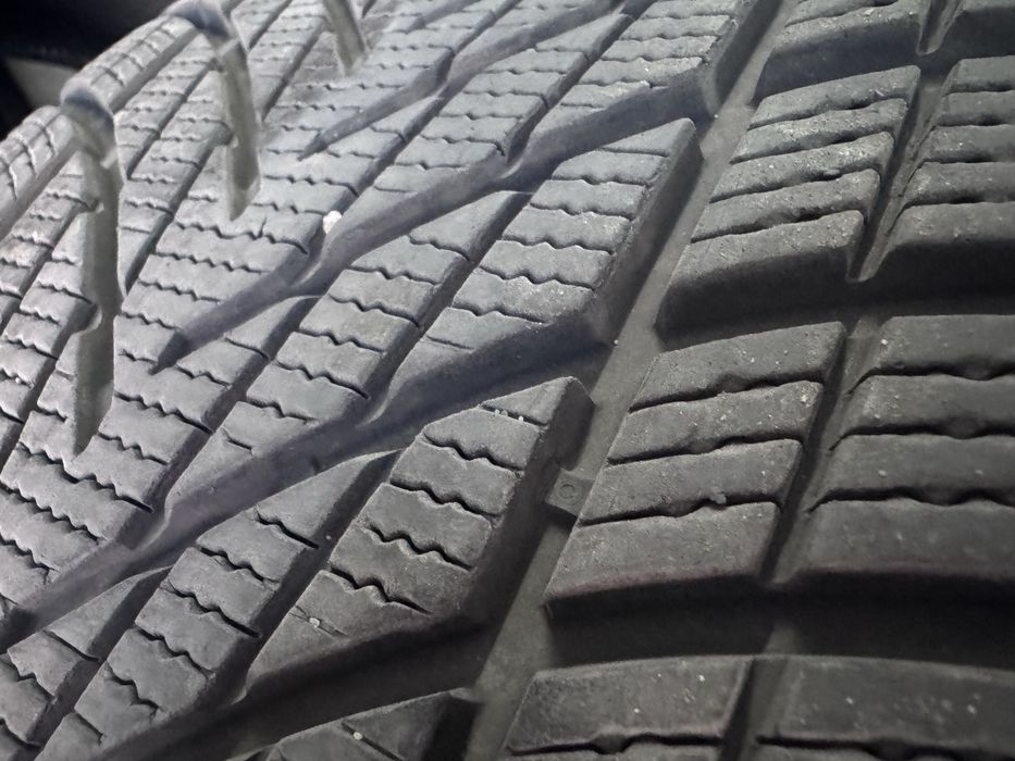 Зимові шини Goodyear Ultra Grip performance 3  255/45/r19 104v