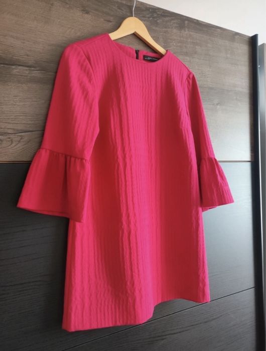 Elegancka, koktajlowa sukienka Zara