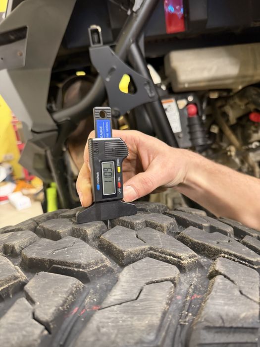 Komplet opon CST APACHE 32X10-15