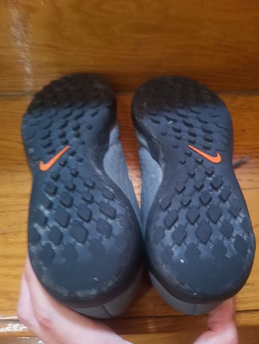 Halówki Nike 36.5