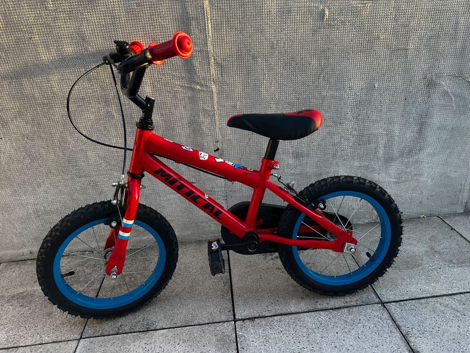 Bicicleta criança vermelha