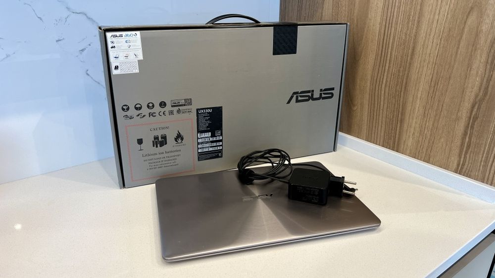 Ноутбук Asus ZenBook UX330UA