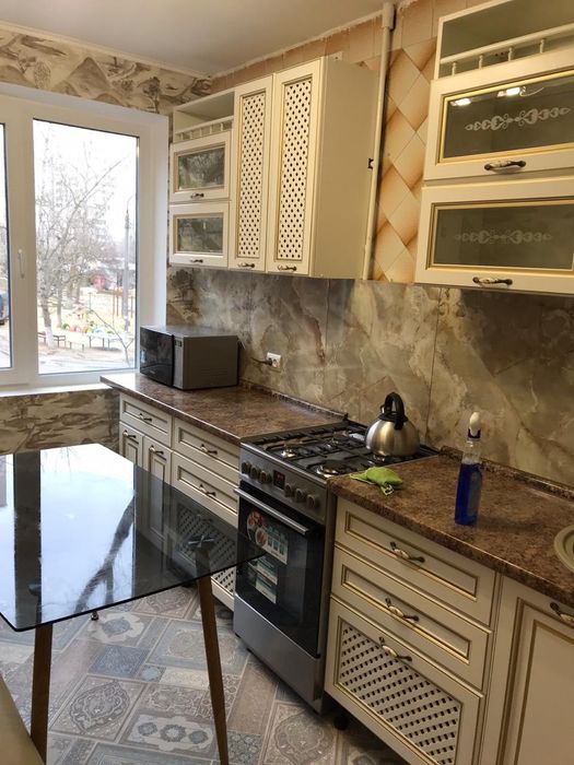 Кухонні меблі білі