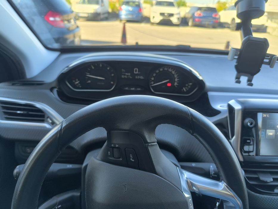 Peugeot 2008 — fotografia 7
