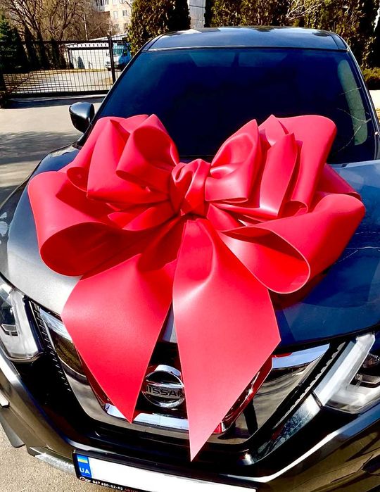 Эффектный бант на машину для любого праздника