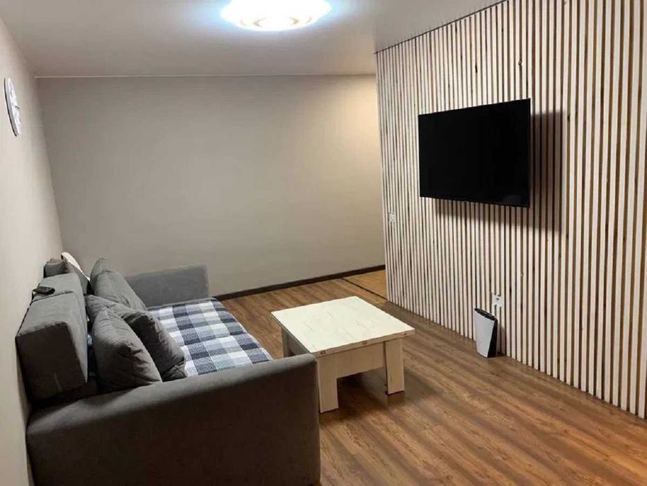 В продажу 2к квартира студія з ремонтом
