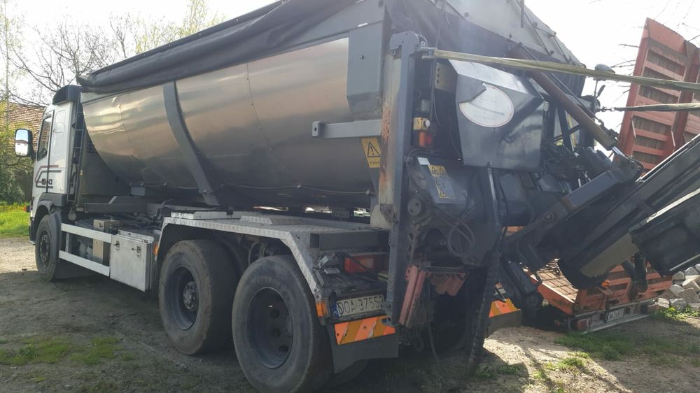 Termos do asfaltu SPRIDER Volvo FM rozścielacz