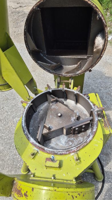 Młyn Młynek do tworzyw kabla kruszarka rozdrabniarka Trymet T4 15kw