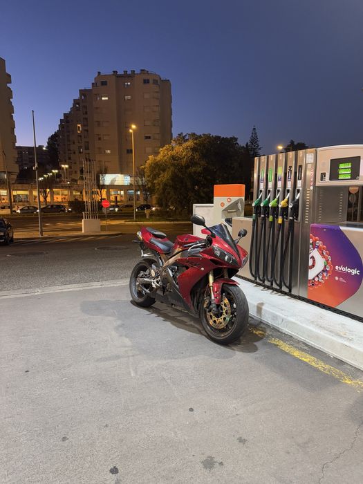 Yamaha R1 (RN12)
