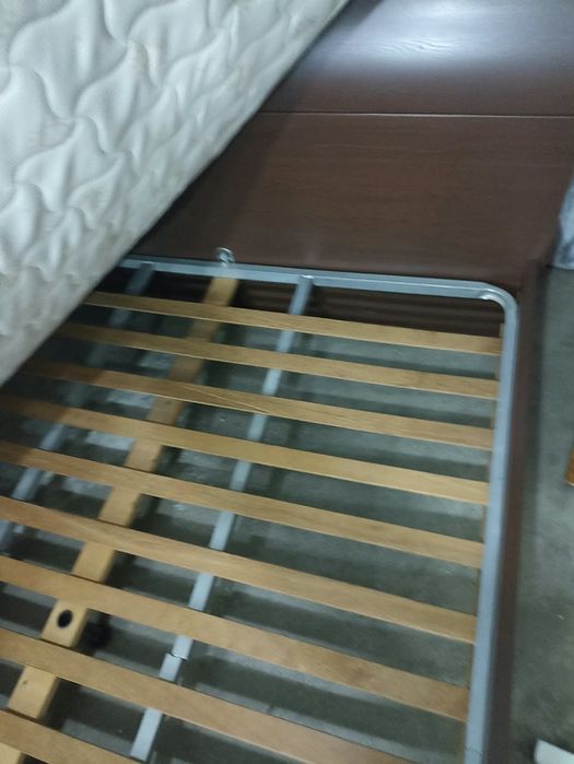 Cama de casal com colchão